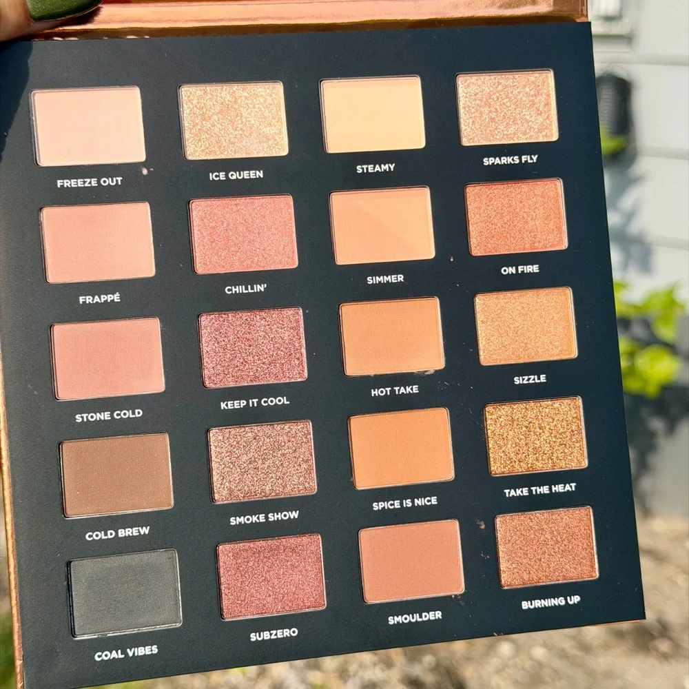 ICONIC LONDON Hotting Up Eyeshadow Palette